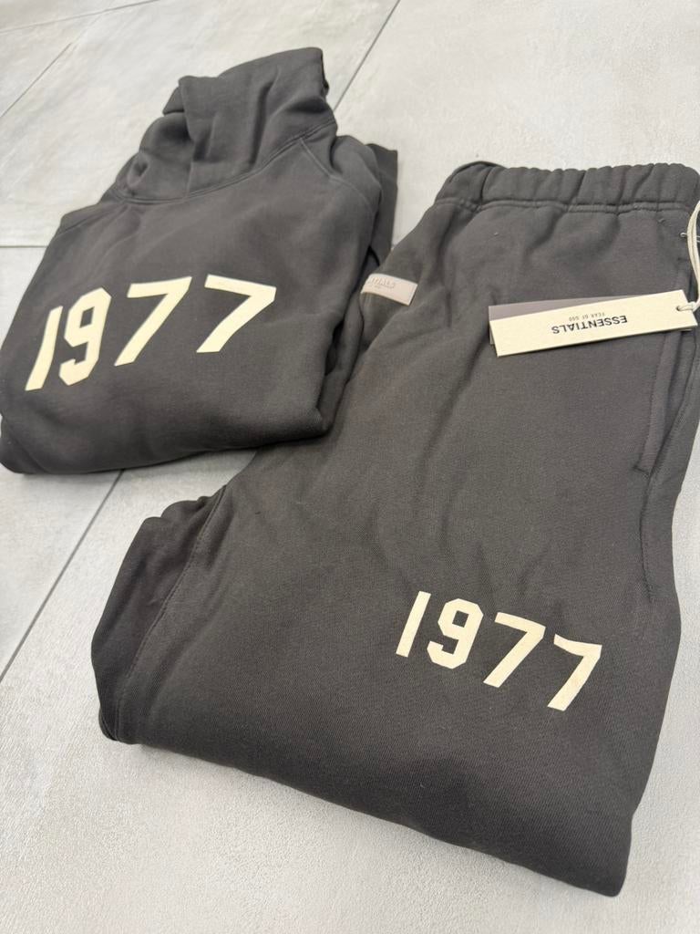Fear of God (Essentials) 1977 size L, Kleding | Heren, Ophalen of Verzenden, Nieuw, Maat 52/54 (L)