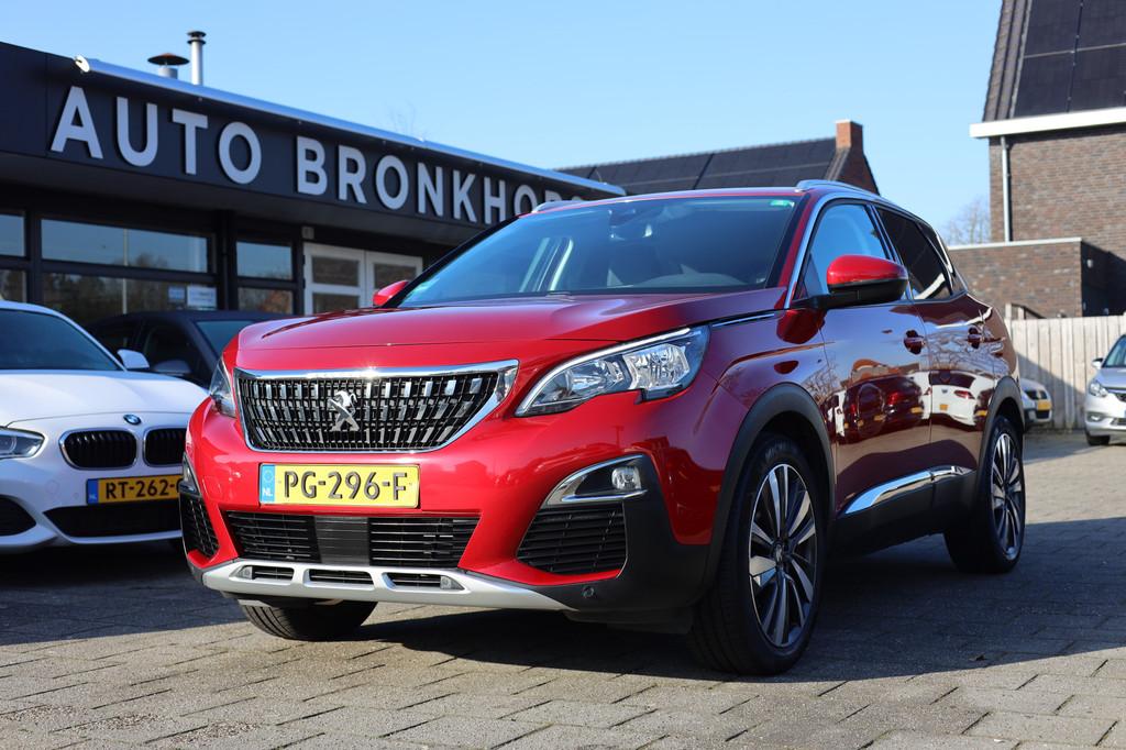 Peugeot 3008 1.2 PURETECH ALLURE | NAVI | CARPLAY | TREKHAAK, Gebruikt, 1199 cc, Leder en Stof, Origineel Nederlands