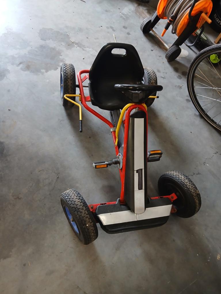 Stoere skelter, Kinderen en Baby's, Speelgoed | Buiten | Voertuigen en Loopfietsen, Ophalen, Gebruikt, Trapvoertuig