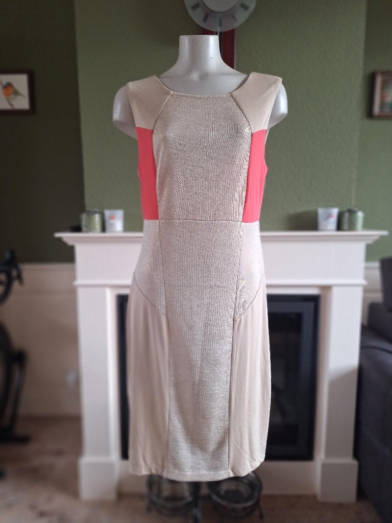 Eroke beige jurk met open rug IT 48 NL 44, Verzenden, Beige, Maat 42/44 (L), Zo goed als nieuw