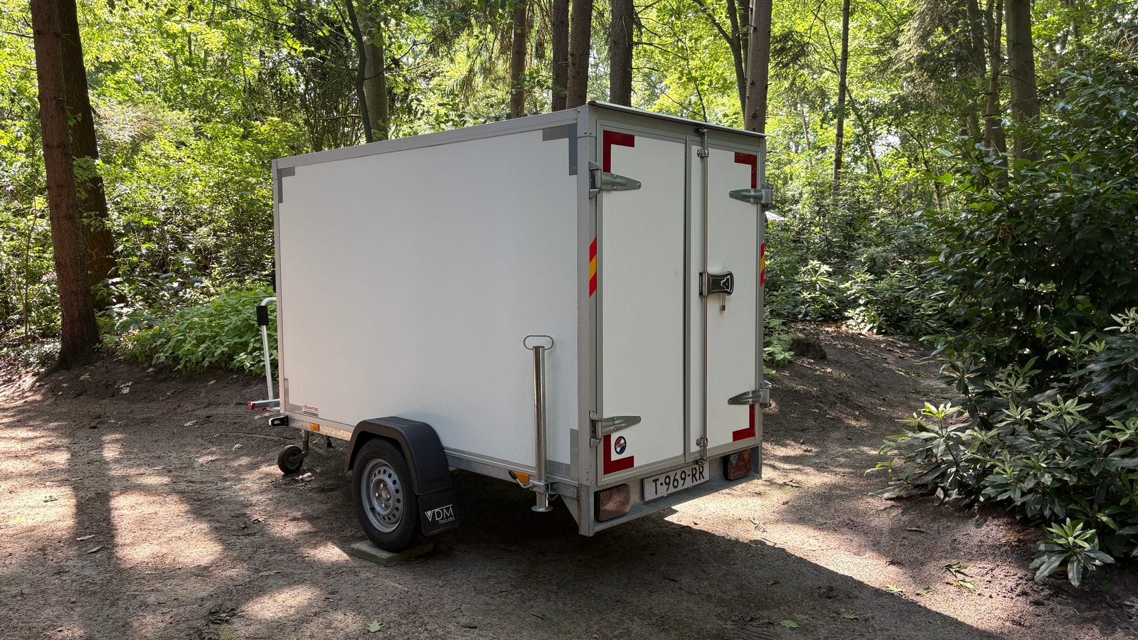 Gesloten aanhanger huren. Reizen. Bagage Camper Motorscooter, Caravans en Kamperen, Verhuur