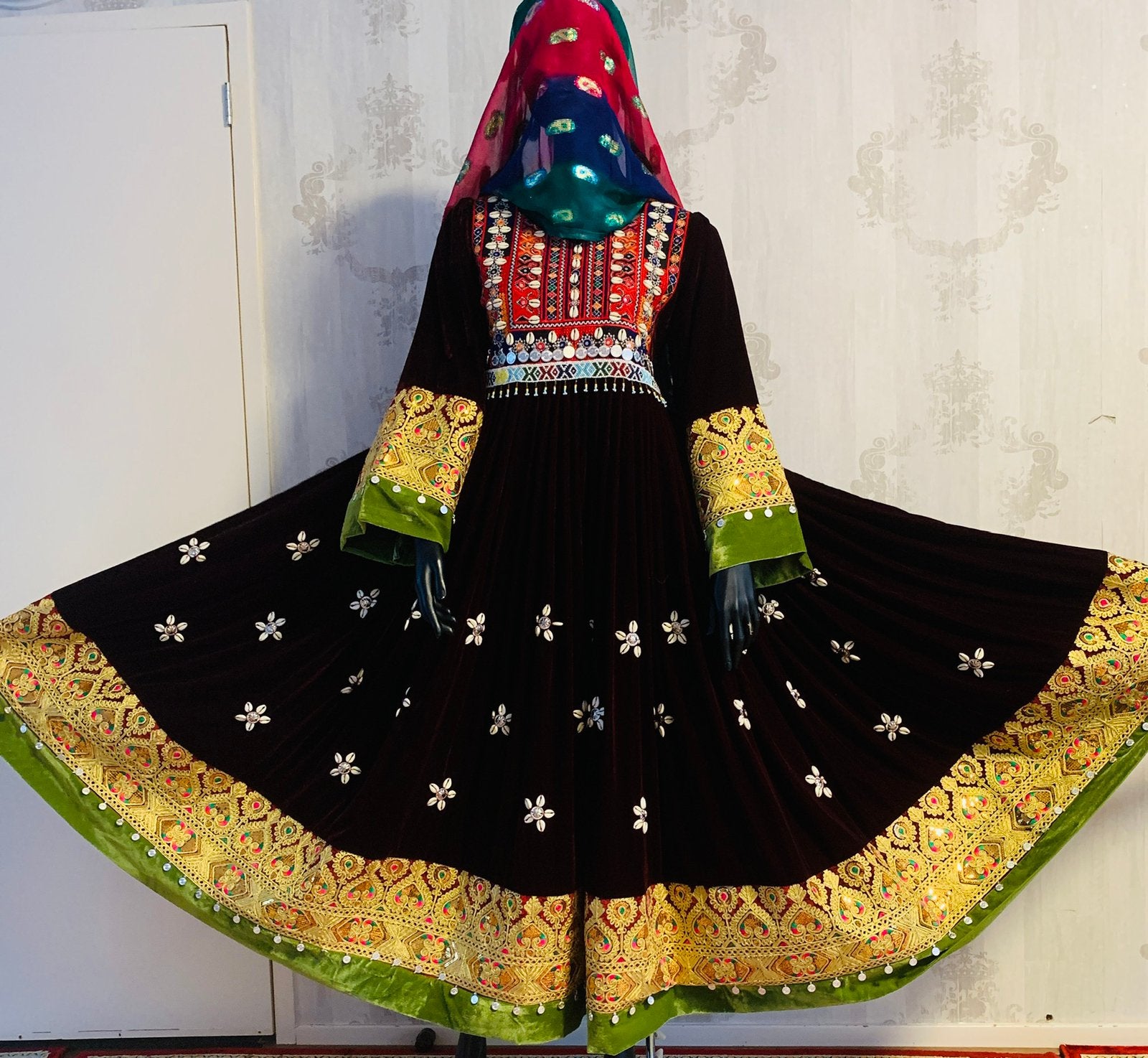 Handmade Afghani dresses avilable in different colors., Kleding | Dames, Jurken, Ophalen of Verzenden, Nieuw, Onder de knie