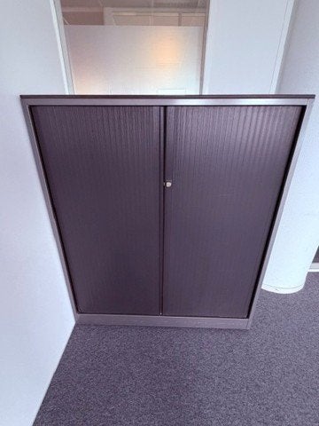 Archiefkast met roldeuren en slot, Ophalen, Gebruikt, 100 tot 150 cm, Modern kantoor