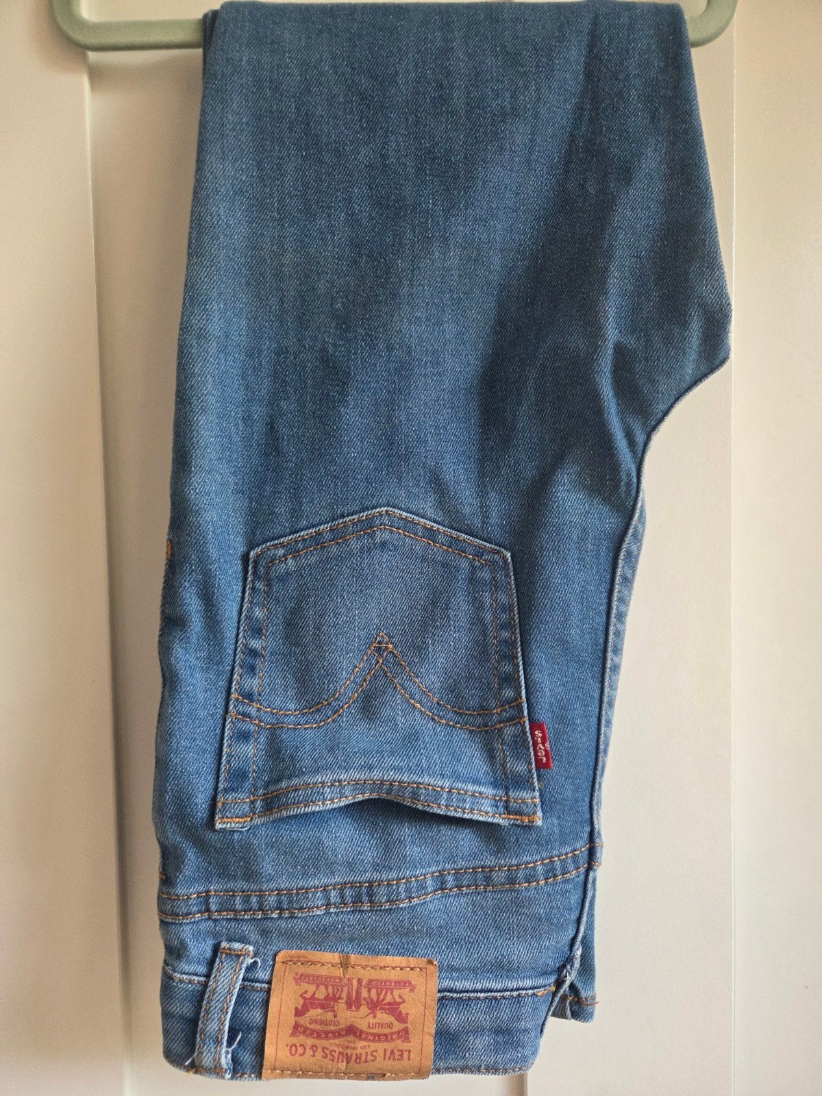 Levi's meisjes jeans maat 140, Ophalen of Verzenden, Zo goed als nieuw, Blauw, W27 (confectie 34) of kleiner