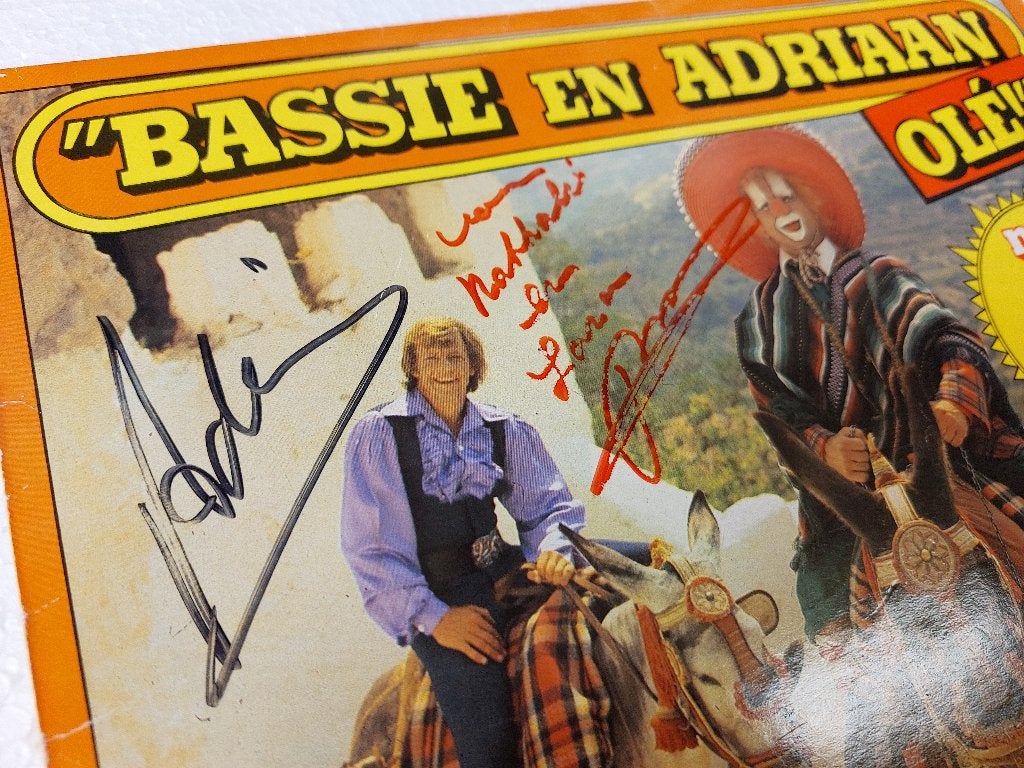 Bassie en Adriaan LP gesigneerd Olé met HANDTEKENINGEN, Cd's en Dvd's, LP, Gebruikt, Fotohoes, Ophalen of Verzenden