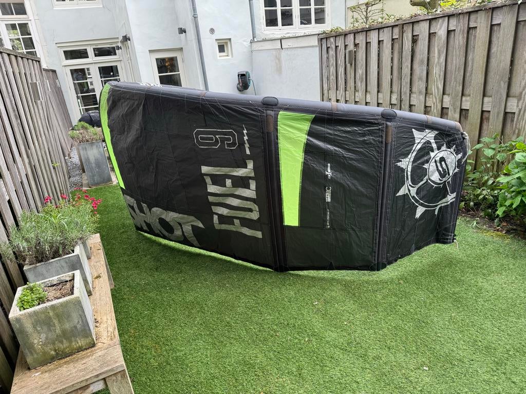Slingshot Fuel 9m (2017) – High performance C-kite, Watersport en Boten, Kitesurfen, Gebruikt, Kite, 9 m², Geen board, Ophalen of Verzenden