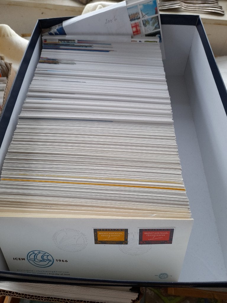 Nederland verzameling FDC 1966 t/m 2006, Postzegels en Munten, Postzegels | Volle albums en Verzamelingen, Verzenden, Nederland
