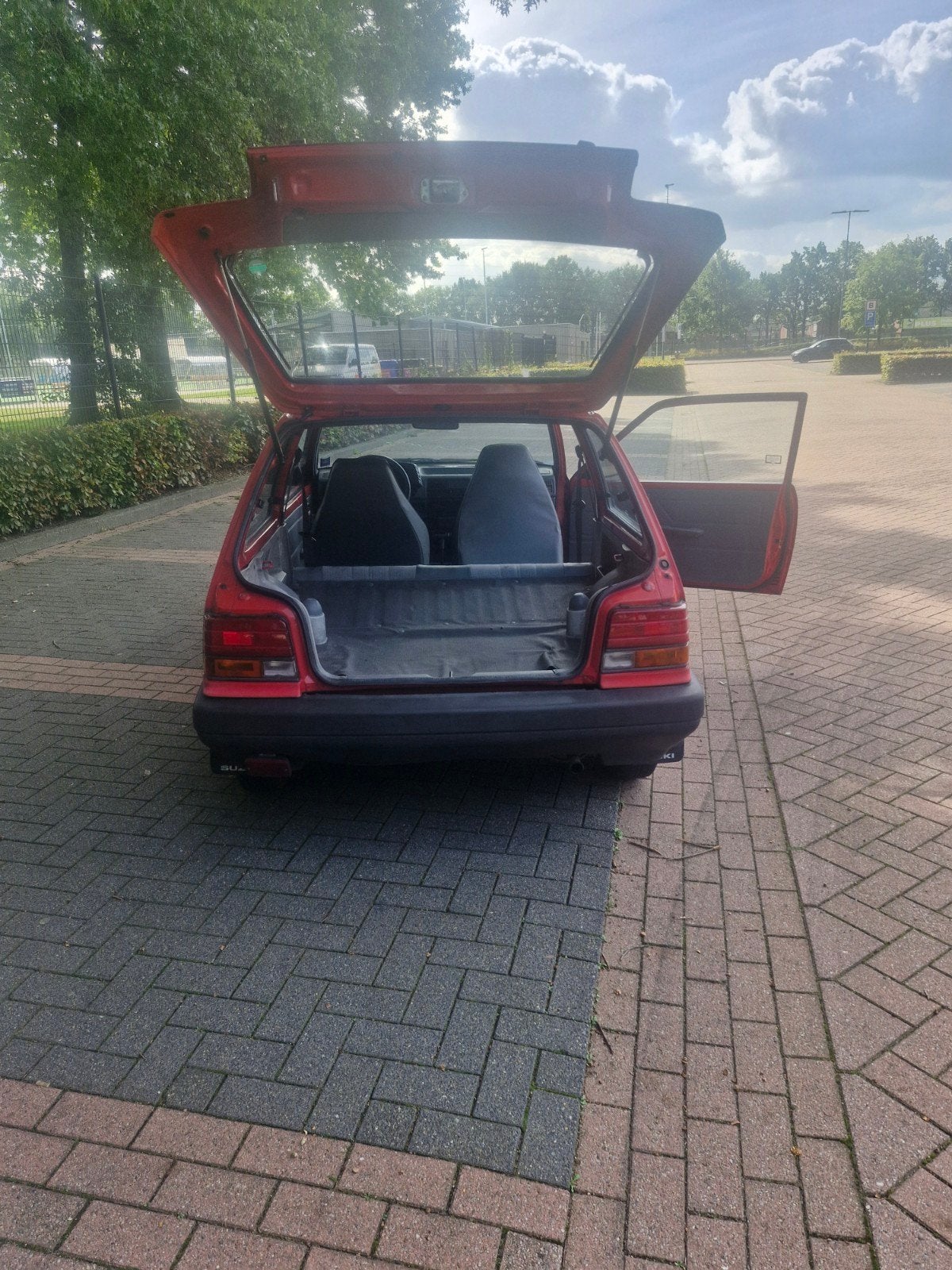 Suzuki Swift 1.0 GA AUT S6 1987 belastingvrij, foto 8