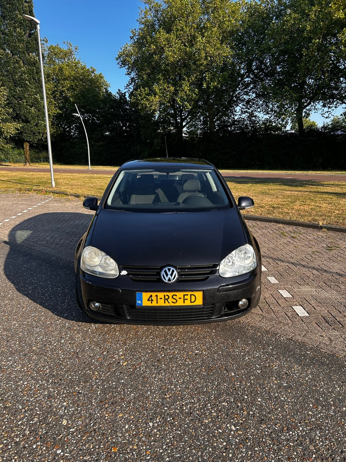 Volkswagen Golf 1.4 FSI 66KW 3D 2006 Zwart, Auto's, Voorwielaandrijving, Zwart, 4 cilinders, 620 kg