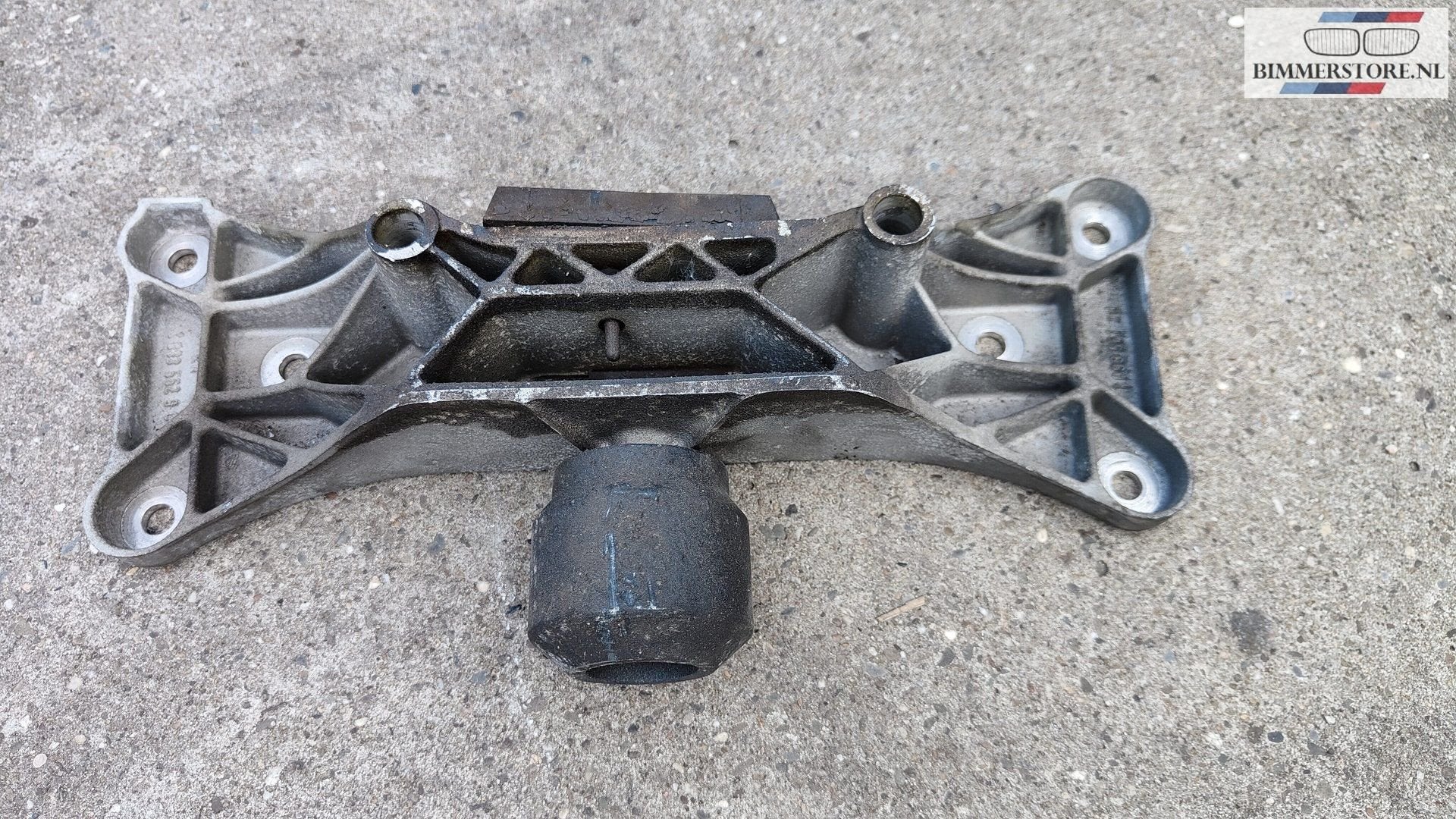 Versnellingbak steun baksteun Aut BMW 5 serie E39 540i M62 2, Auto-onderdelen, Transmissie en Toebehoren, Gebruikt, -, Verzenden