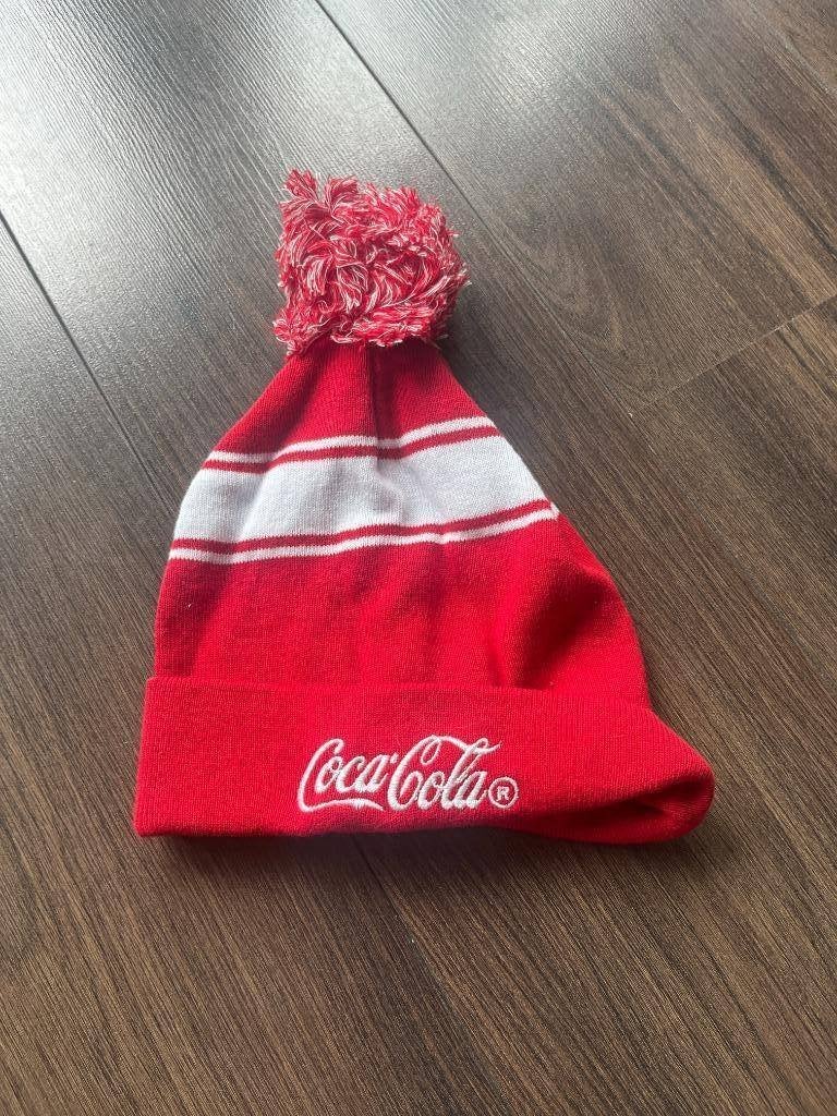 Coca Cola muts in rood, Ophalen of Verzenden, Zo goed als nieuw, Gebruiksvoorwerp