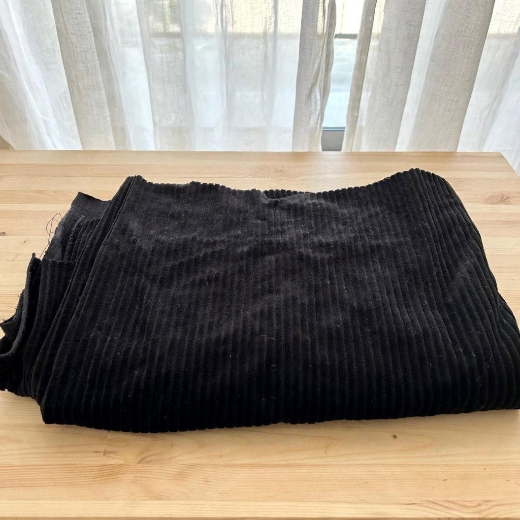 Coupon ZWART Knitted Corduroy  - Ribfluweel met stretch, 120 cm of meer, Zwart, Nieuw, Ophalen of Verzenden