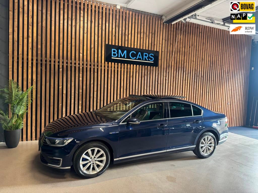 Volkswagen Passat 1.4 TSI GTE Plus Pano,Trekhaak, Xenon, Gebruikt, Hybride Elektrisch/Benzine, 1600 kg, Passat