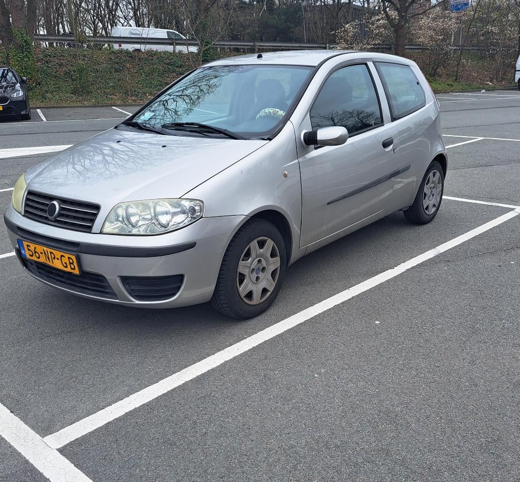Fiat Punto 1.2 Automaat 2004 -76.700 km-Lage km- APK 09-2026, 4 cilinders, Origineel Nederlands, Grijs, Particulier