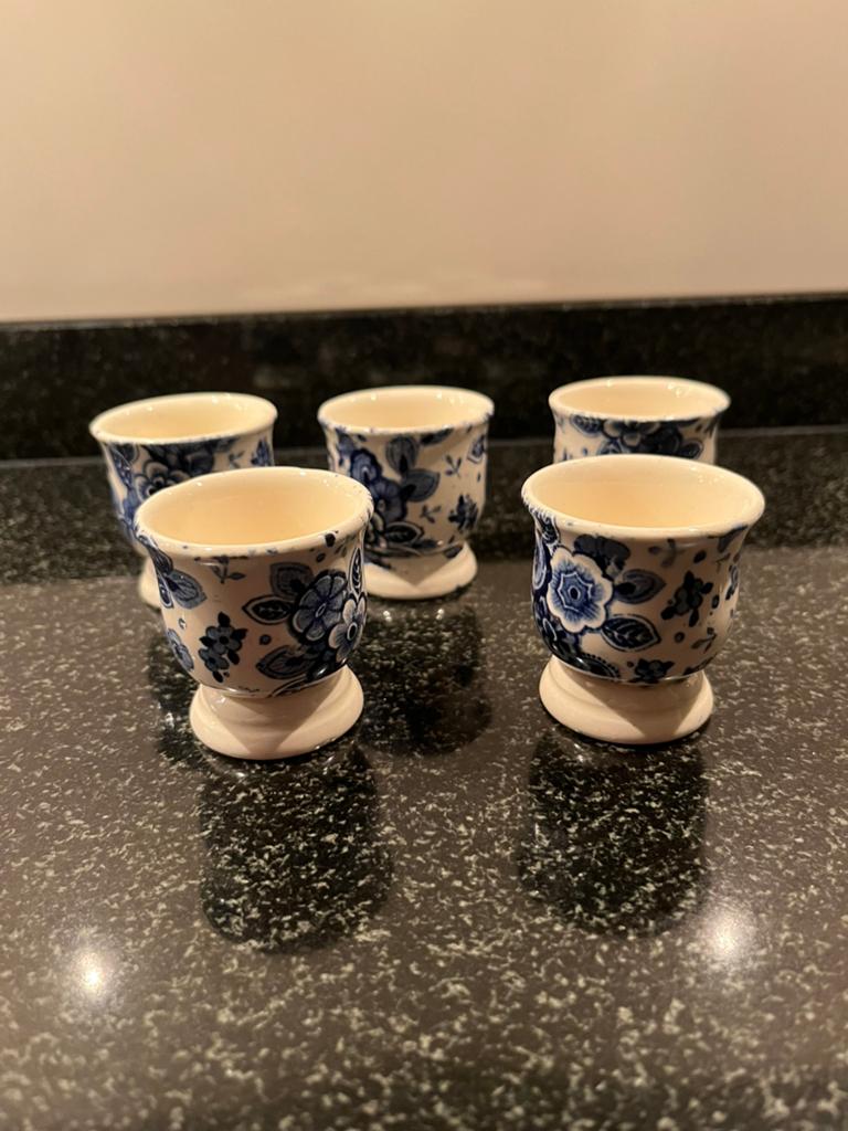 5 eierdopjes / servies Beatrix blauw, Antiek en Kunst, Antiek | Servies los, Ophalen of Verzenden