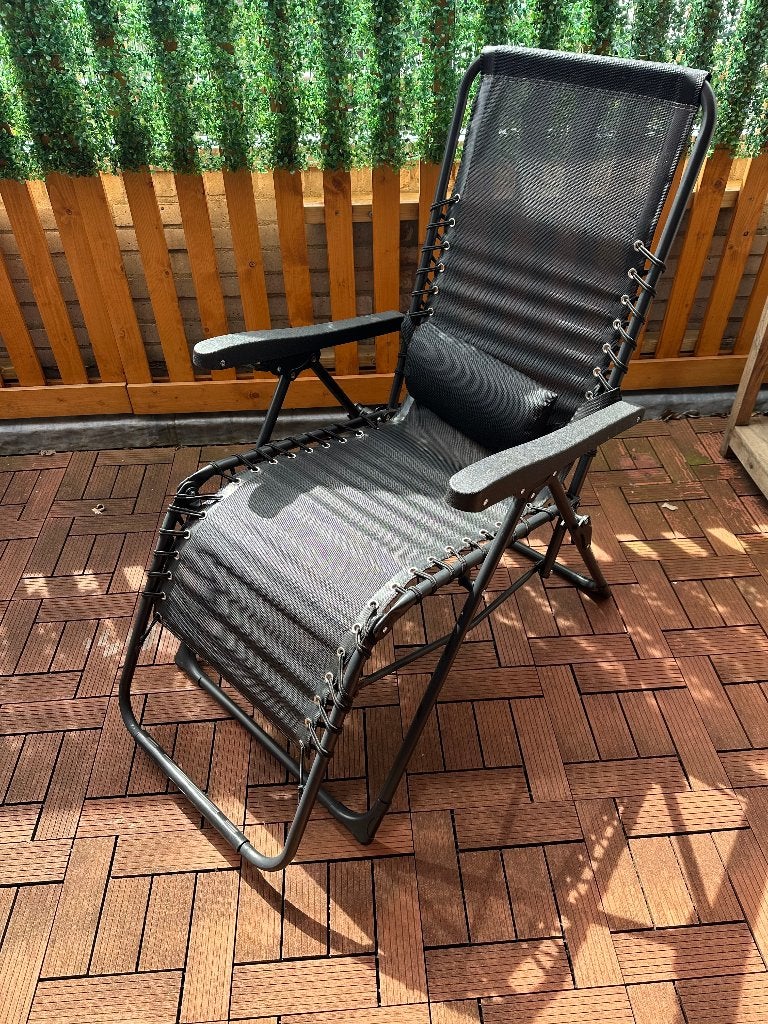 2 Tuinstoelen Te Koop | Jysk | Zwart, Ophalen, Zo goed als nieuw, Kunststof, Verstelbaar