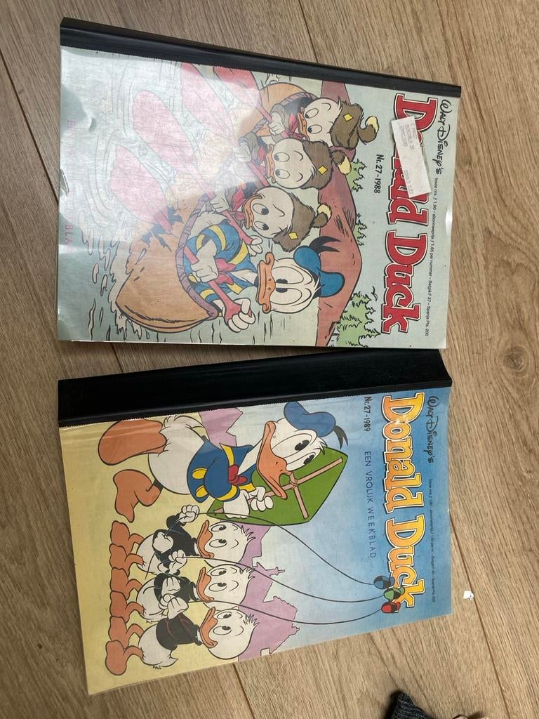 Donald Duck Jaarboeken 1988 en 1989 - Set van 2, Boeken, Meerdere stripboeken, Ophalen of Verzenden, Gelezen