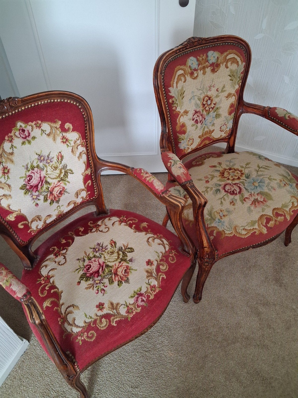 2  houten stoelen met stof bekleed, Ophalen