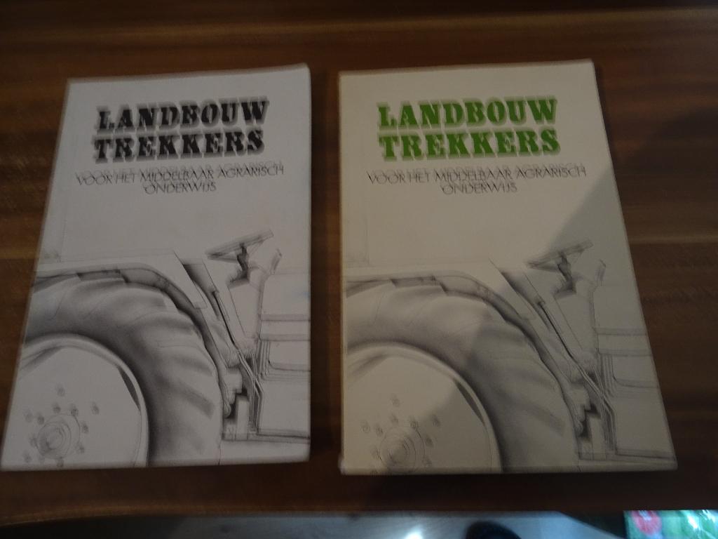 Twee boeken trekkers voor Agrarisch onderwijs, Ophalen of Verzenden, Zo goed als nieuw, Folder