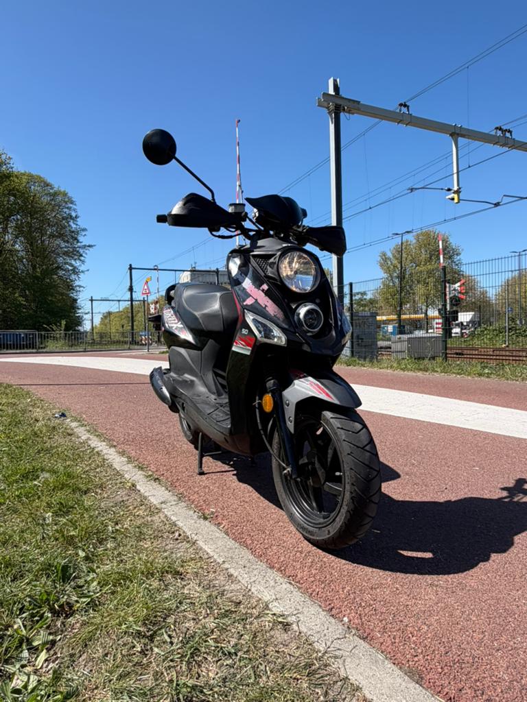 SYM Orbit Crox | 9.582km | - Zeer goed onderhouden scooter, Ophalen, SYM, Zo goed als nieuw, Benzine