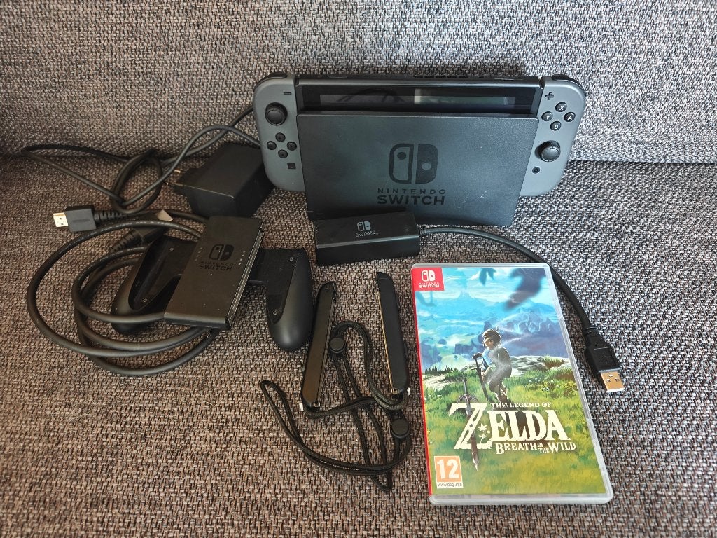 Nintendo Switch V2 Grijs + Zelda BotW - Incl. accessoires, Spelcomputers en Games, Switch 2019 Upgrade, Met games, Met 2 controllers