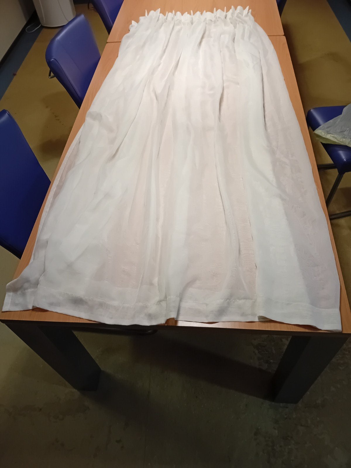 Witte vitrage gordijn met plooiband en 25 haken 200x1.95 cm, Ophalen, Gordijn