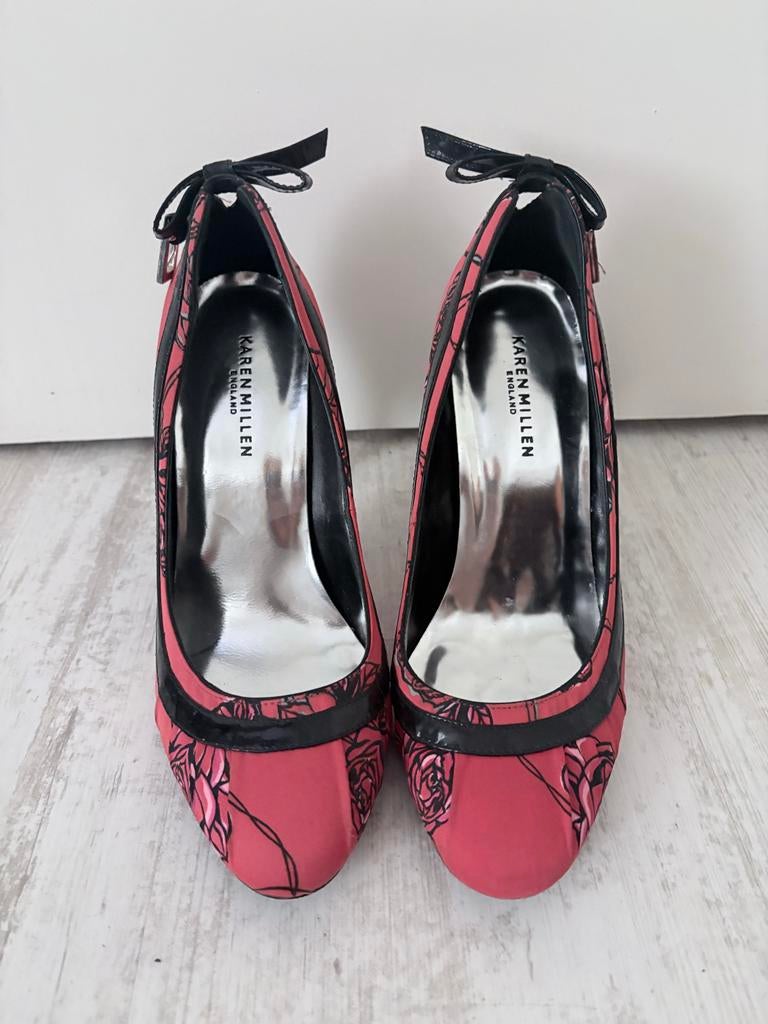 Karen Millen Pumps met Bloemenprint., Ophalen of Verzenden, Pumps