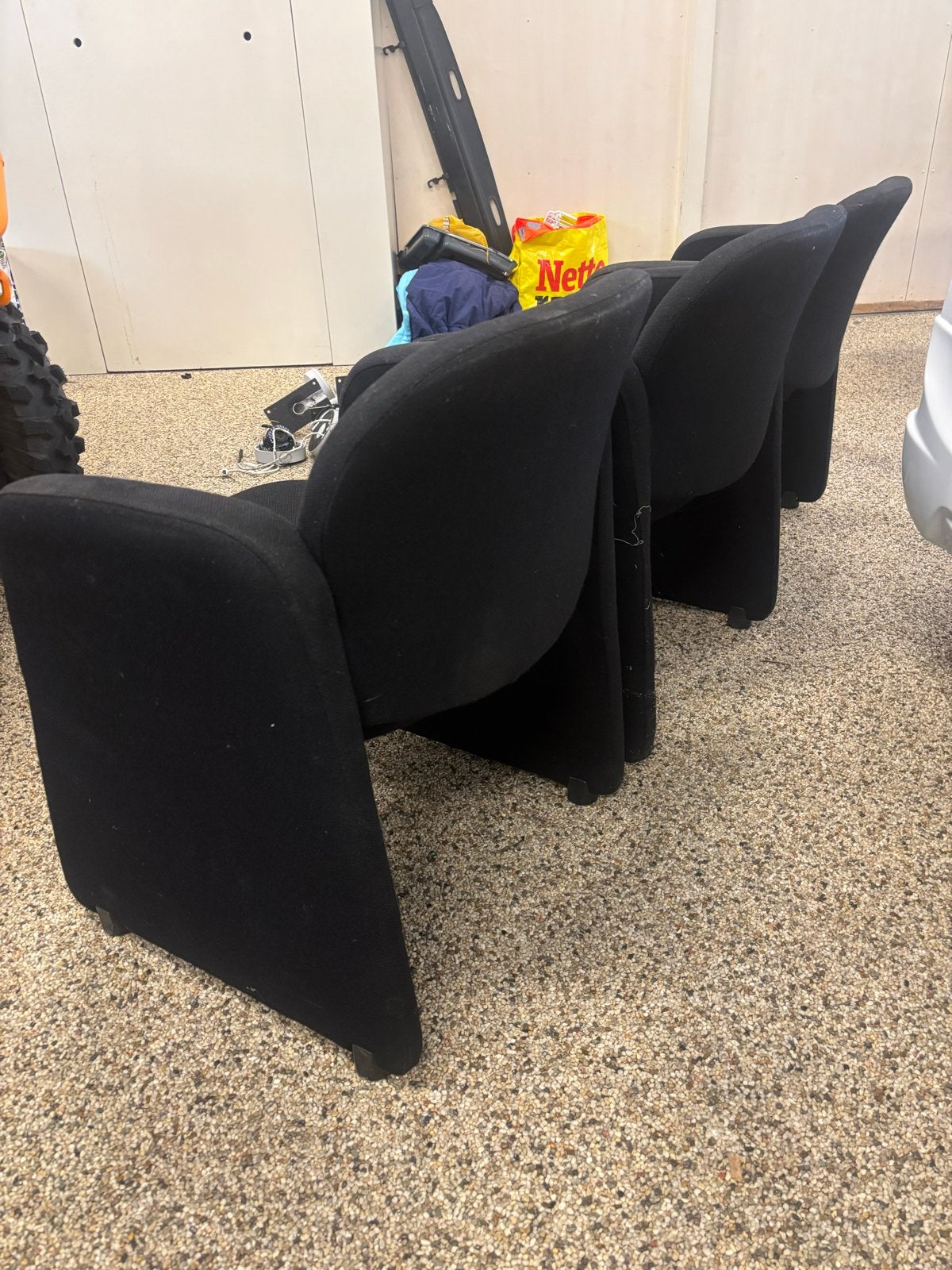 3x Ahrend stoelen - Comfortabel en stijlvol, Ophalen, Gebruikt, Drie, Zwart