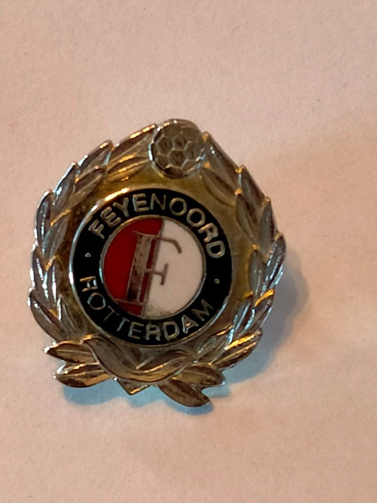 Feyenoord Rotterdam voetbal sport pin zilverkleurig, Verzamelen, Speldjes, Pins en Buttons, Ophalen of Verzenden, Zo goed als nieuw