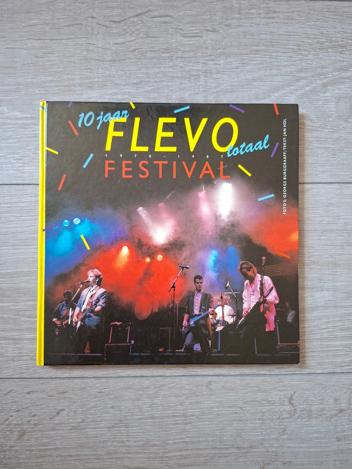 10 jaar Flevo Festival - Boek over muziekfestival, Ophalen of Verzenden, Zo goed als nieuw, Genre of Stijl, George Burggraaff, Jan Hol