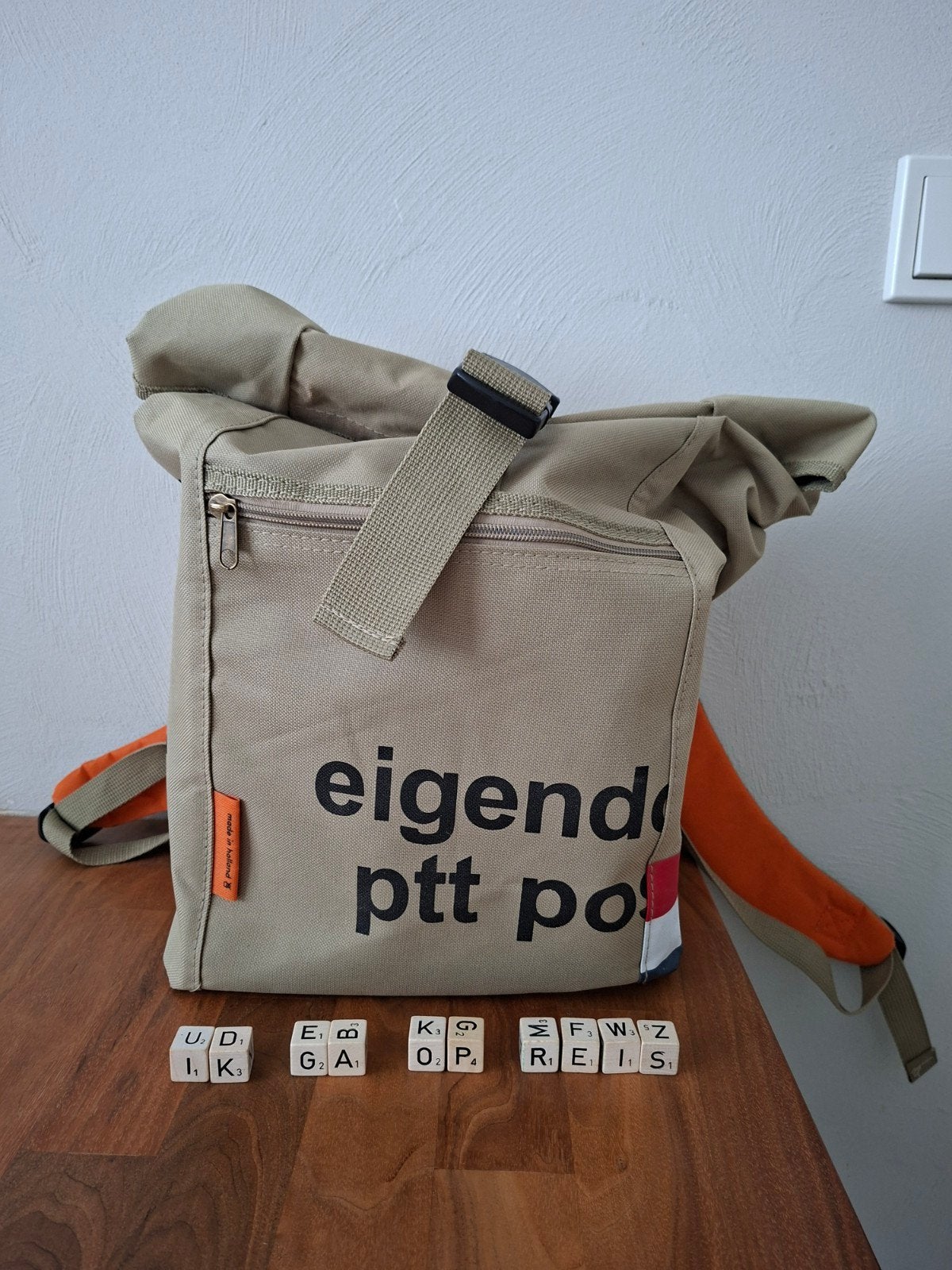 Unieke Rugtas van Hollands Fabrikaat - 'Eigendom PTT Post', Sieraden, Tassen en Uiterlijk, Tassen | Rugtassen, 25 tot 40 cm, Ophalen of Verzenden
