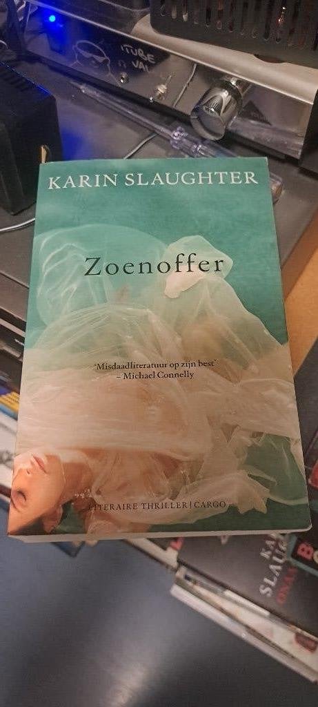 Karin Slaughter-Zoenoffer (Z257-109), Ophalen of Verzenden, Zo goed als nieuw