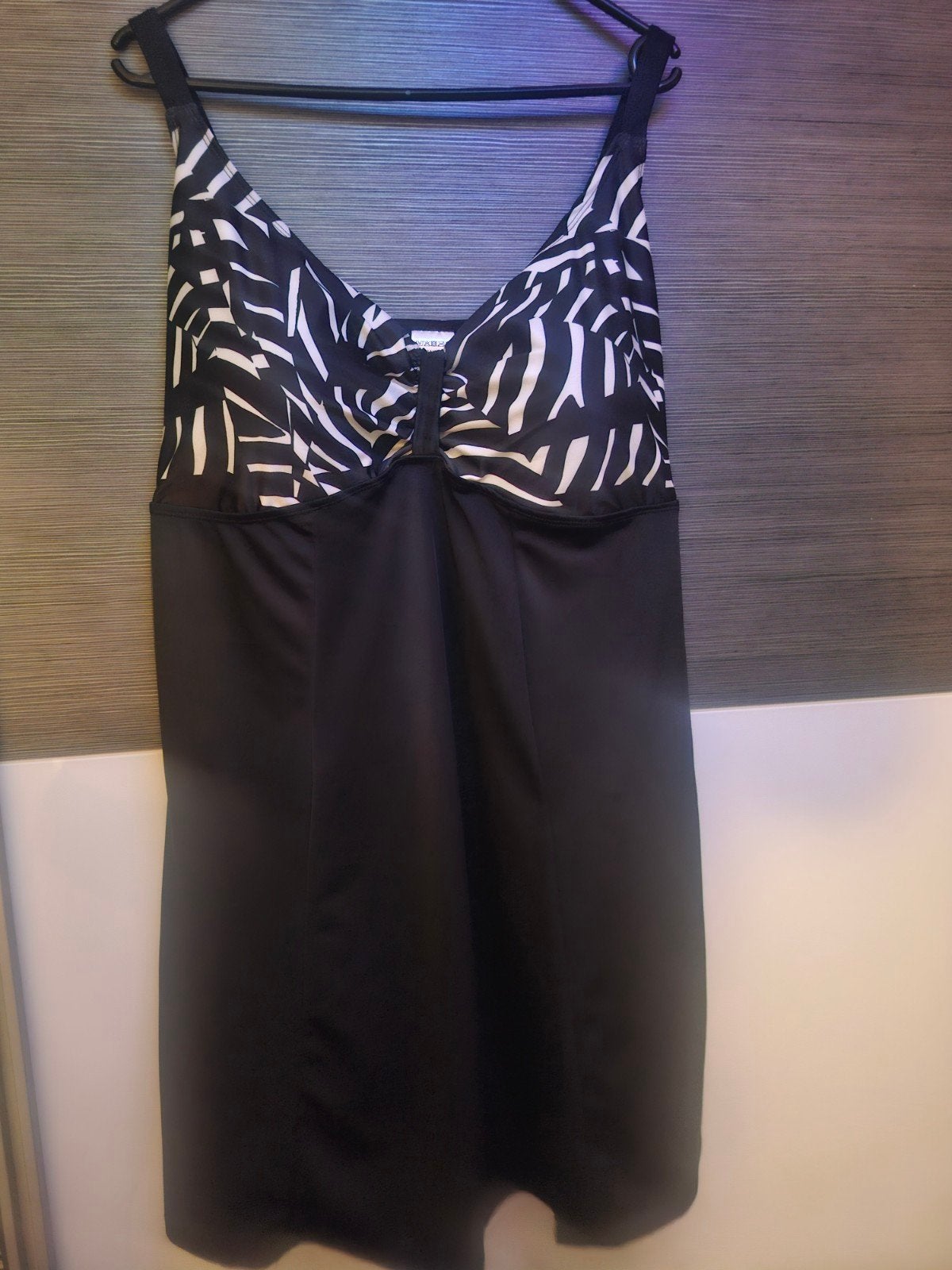 nieuwe Janina Badpakjurk Zwart/Wit Zebraprint (ca.maat 54), Kleding | Dames, Badmode en Zwemkleding, Zwart, Nieuw, Badpak, Ophalen of Verzenden