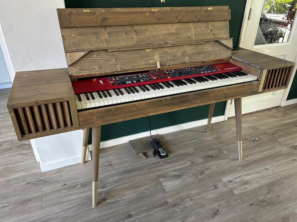 Piano ombouw voor digitale piano, Muziek en Instrumenten, Piano's, Ophalen, Zo goed als nieuw, Zwart