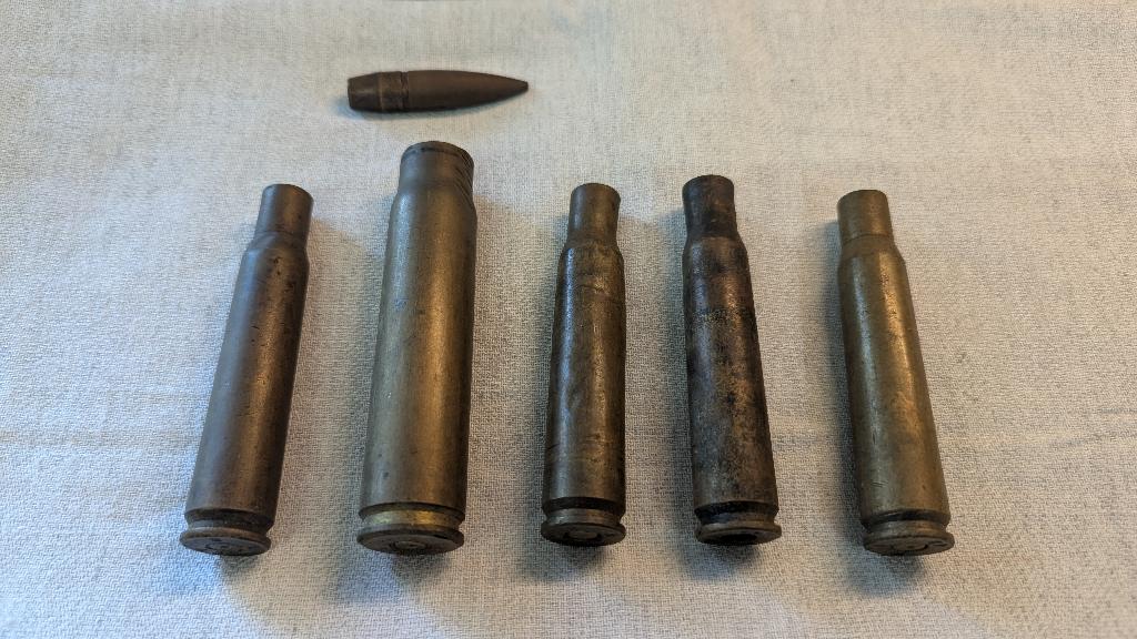 Diverse kogel hulzen o.a. 20mm 1944 R.H. 42 WW2, Ophalen of Verzenden, Nederland, Hulzen of Bodemvondsten
