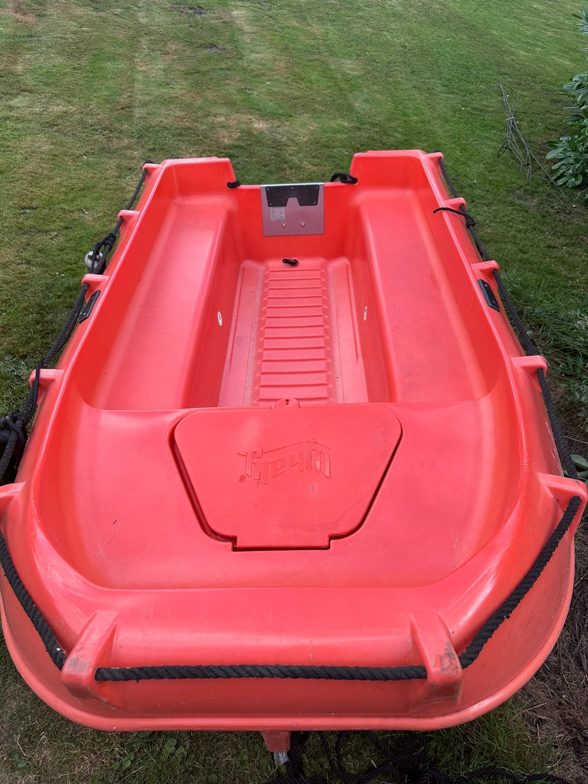 Whaly 270 – sterke kunststof boot – max. 4 personen, Ophalen, Buitenboordmotor