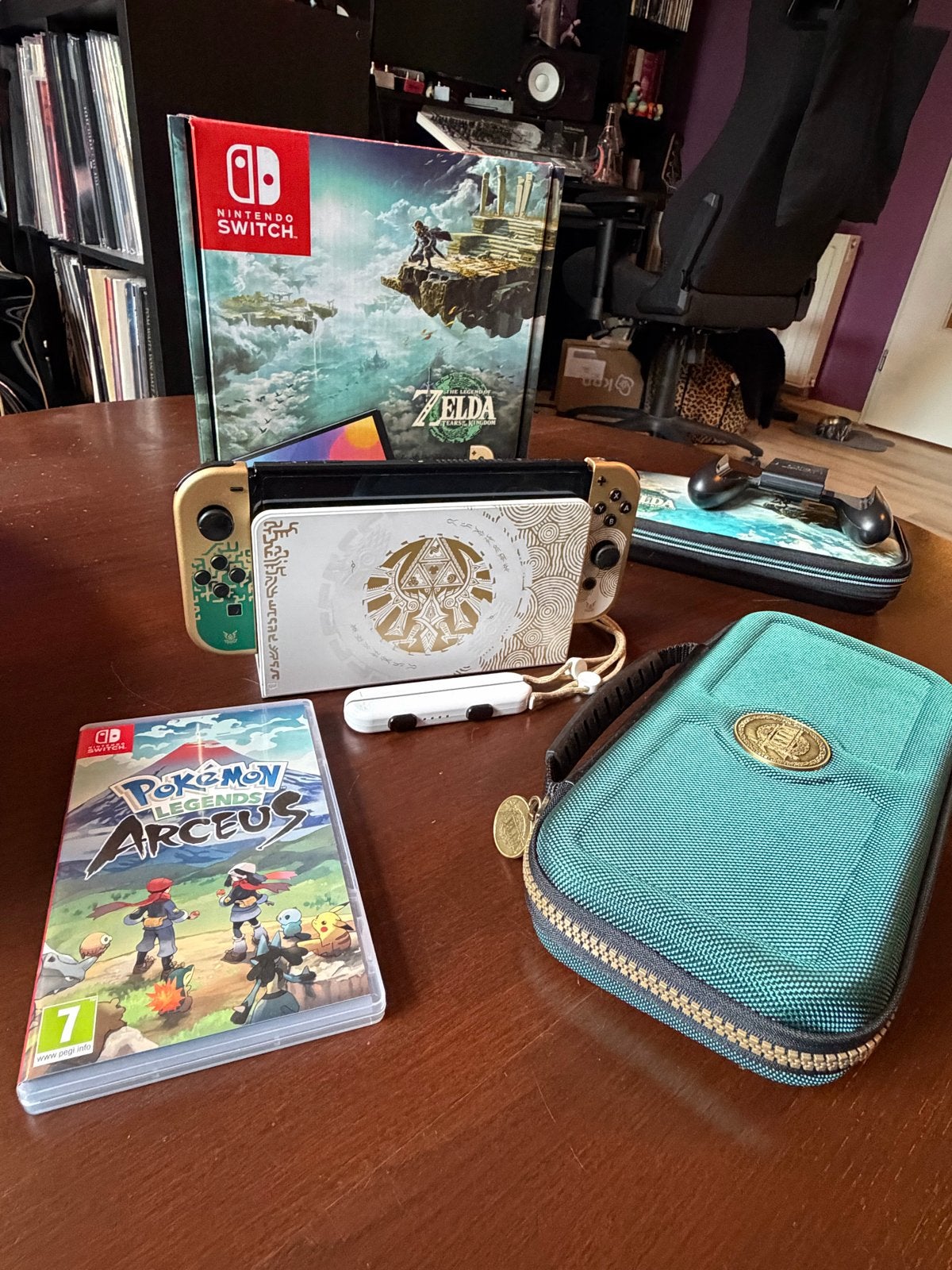 Nintendo Switch OLED Zelda TOTK Edition + Pokémon Arceus, Spelcomputers en Games, Spelcomputers | Nintendo Switch, Switch OLED