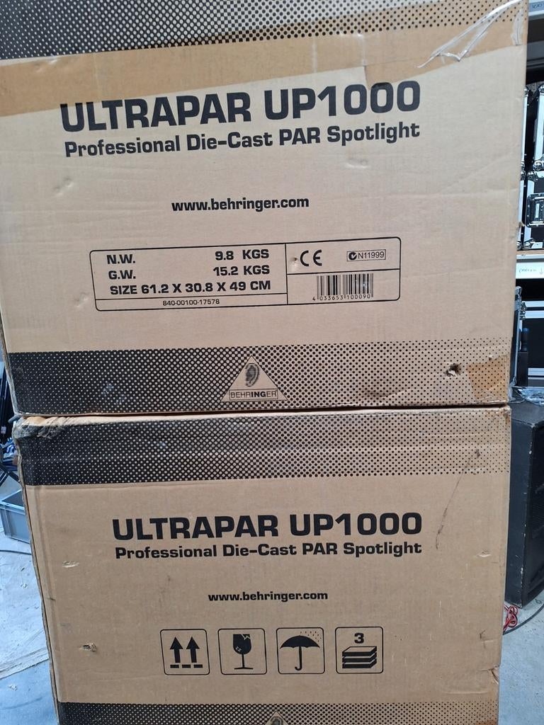 Nieuwe Behringer ULTRAPAR UP1000 Spot, Ophalen, Nieuw, Licht