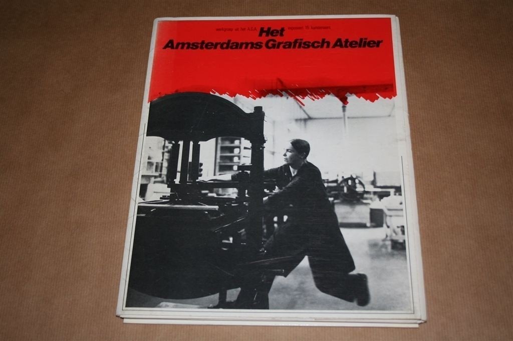 Het Amsterdams Grafisch Atelier. 15 Kunstenaars., Ophalen of Verzenden, Gelezen