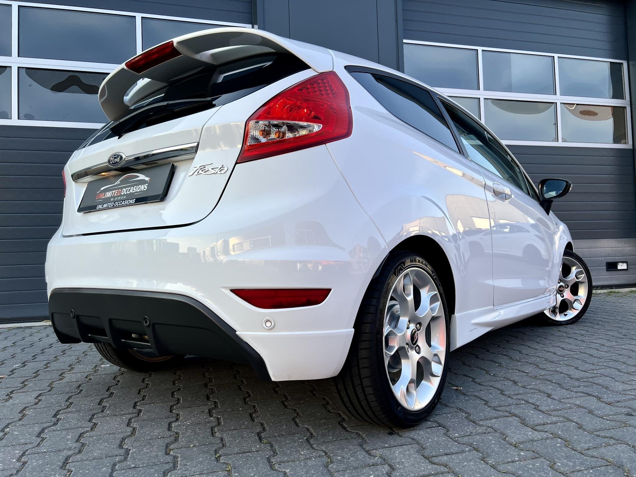 Ford Fiesta 1.6 ST-LINE *120PK*LEER*ECC*SONY, 1596 cc, Gebruikt, 4 cilinders, Automatische klimaatregeling