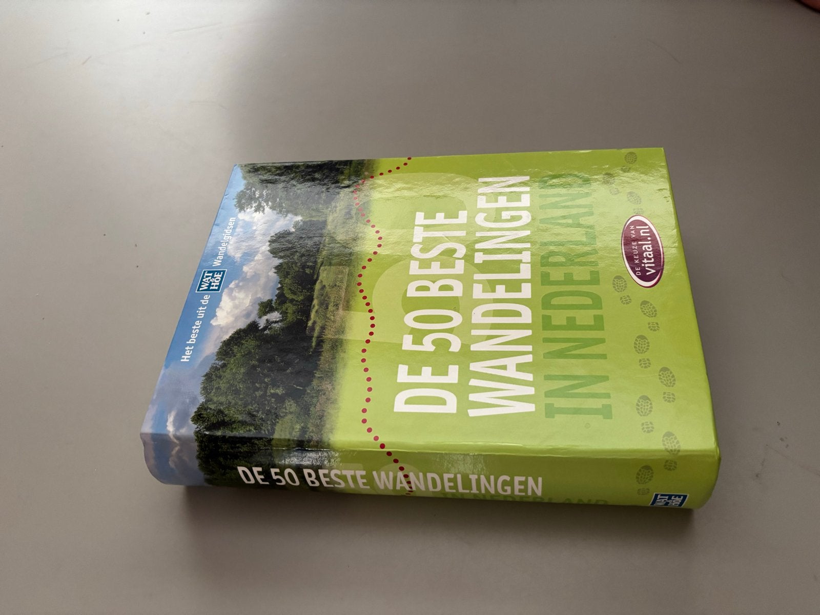 De 50 Beste Wandelingen in Nederland - Wandelgids, Overige merken, Fiets- of Wandelgids, Ophalen of Verzenden, Zo goed als nieuw