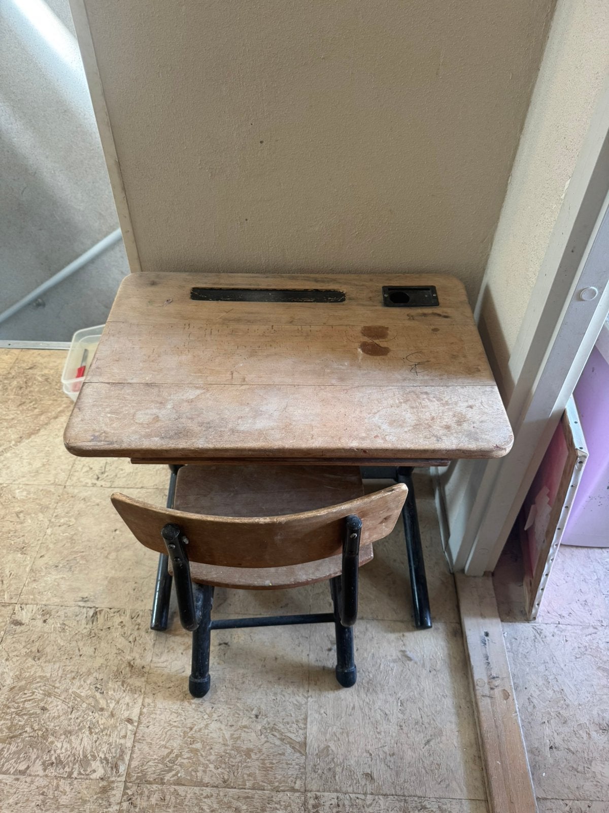 Lessenaar met stoeltje, Ophalen, Gebruikt, Tafel(s) en Stoel(en)