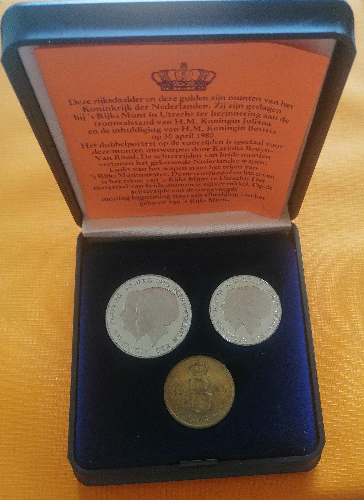 Rijksdaalder, gulden en legpenning inhuldiging Beatrix 1980, Postzegels en Munten, Munten | Nederland, Verzenden, Koningin Beatrix