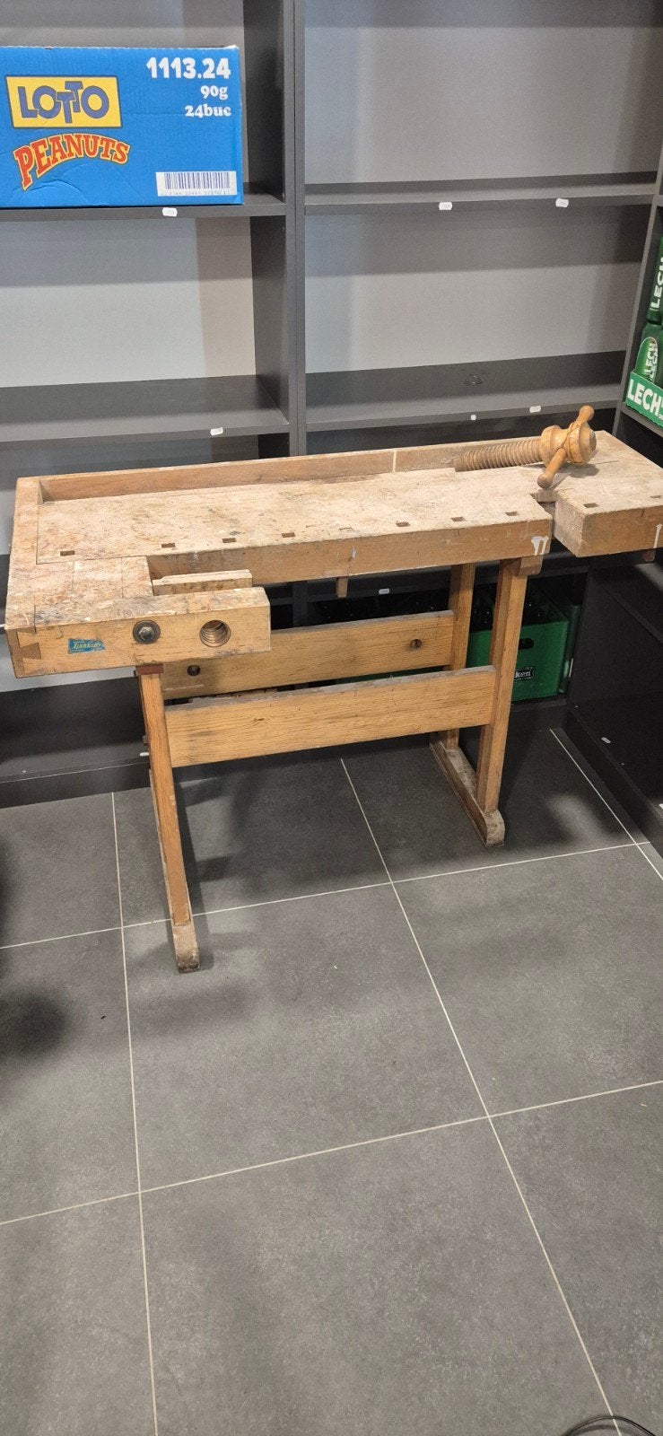 Robuuste houten werkbank met bankschroef, Ophalen of Verzenden, Gebruikt, 170 cm of meer, Bankschroef