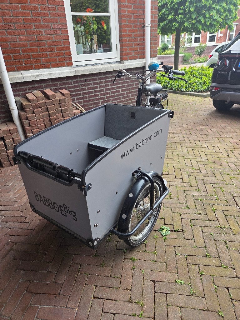 Grijze Babboe Big-E Elektrische Bakfiets (2019), 4 kinderen of meer, Gebruikt, Huif, Schijfrem
