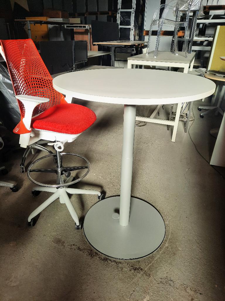 Vitra (zit sta) statafel + HPL barkrukken (2 sets), In hoogte verstelbaar, Ophalen of Verzenden, Zo goed als nieuw, Sales@vitra.com