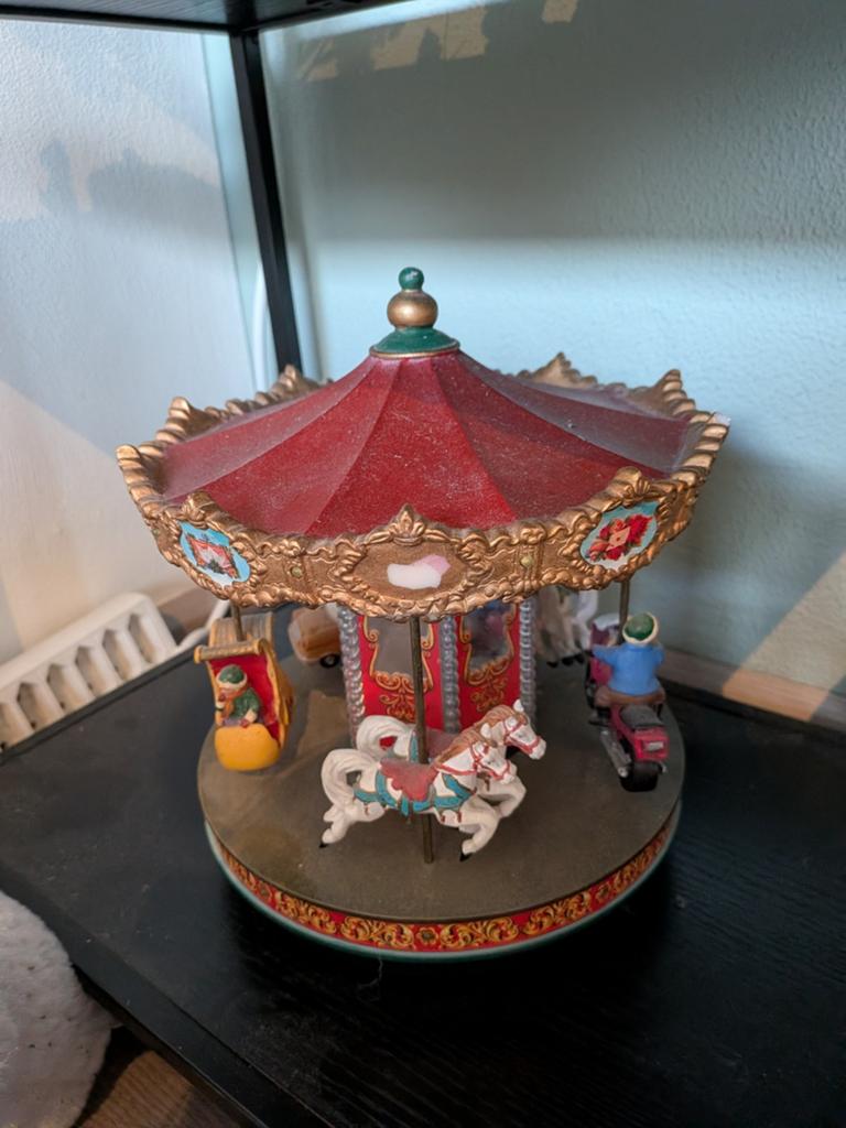 Draaimolen, Ophalen, Beeldje of Poppetje