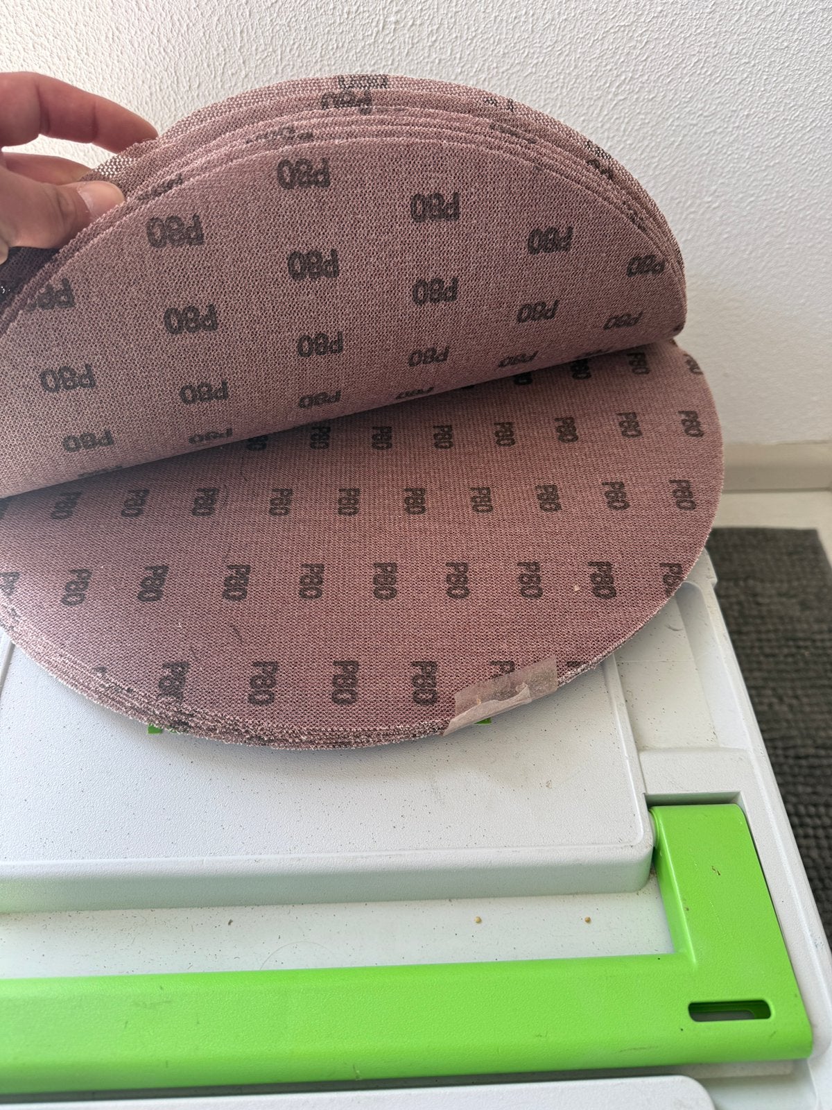 Schuurpapier klittenband 400 mm gaas stofgaten nieuw 10 stuk, Doe-het-zelf en Verbouw, Ophalen of Verzenden, Zo goed als nieuw