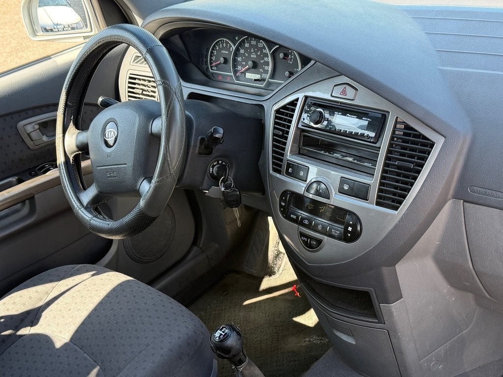 Kia Carens 1.8-16V EX EXPORT!, Auto's, Kia, 1793 cc, 1362 kg, 4 cilinders, Automatische klimaatregeling