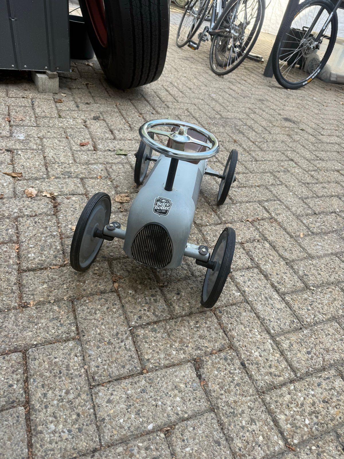 Retro Racer loopauto - Grijs met bruin zadel, Ophalen of Verzenden, Gebruikt